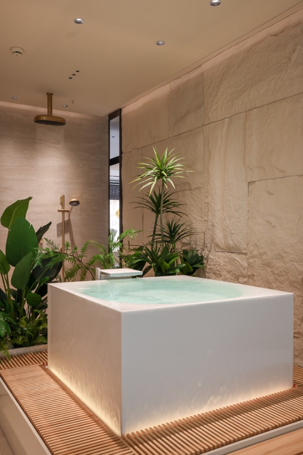 科勒朗月独立系列浴缸 https://files.kohler.com.cn/images/news-center/2024060602/5.jpg