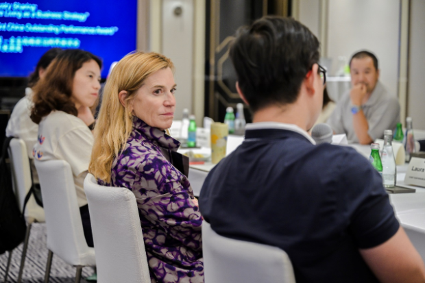 科勒集团董事会成员兼首席可持续发展官Laura Kohler于座谈会跨界交流 https://files.kohler.com.cn/images/news-center/2025110502/4.png